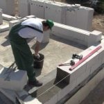 Laying aerated concrete blocks requires a special composition