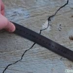 The negative impact of moisture manifests itself in the form of cracks and chips