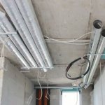 Laying air ducts under the upper ceiling