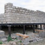 Pile foundation for a house made of aerated blocks
